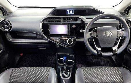 Toyota Aqua I, 2019 год, 925 000 рублей, 4 фотография