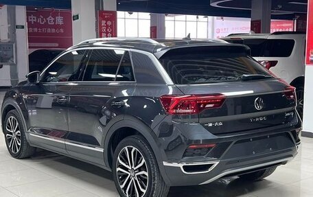 Volkswagen T-Roc I, 2022 год, 1 620 300 рублей, 4 фотография
