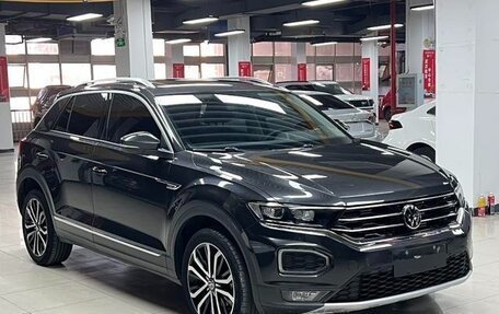 Volkswagen T-Roc I, 2022 год, 1 620 300 рублей, 3 фотография