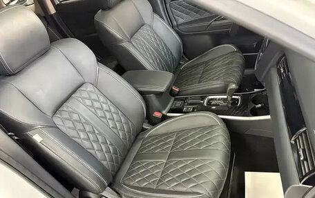 Mitsubishi Outlander III рестайлинг 3, 2021 год, 2 100 009 рублей, 13 фотография