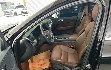 Volvo XC60 II, 2024 год, 4 350 325 рублей, 6 фотография