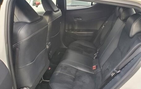 Toyota C-HR I рестайлинг, 2021 год, 1 210 000 рублей, 9 фотография