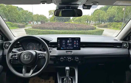 Honda Vezel, 2023 год, 1 850 001 рублей, 12 фотография