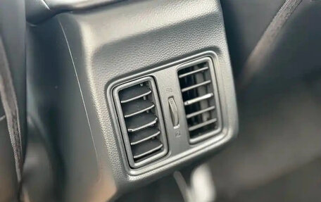 Honda Vezel, 2023 год, 1 850 001 рублей, 17 фотография