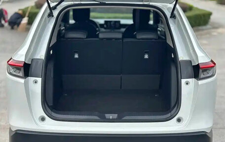 Honda Vezel, 2023 год, 1 850 001 рублей, 18 фотография