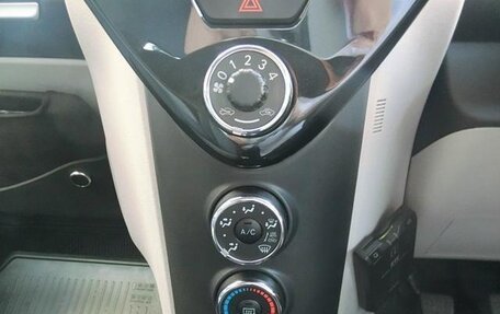 Toyota iQ, 2013 год, 710 000 рублей, 11 фотография