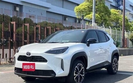 Toyota Yaris Cross, 2022 год, 1 450 000 рублей, 1 фотография