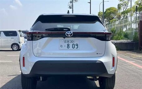 Toyota Yaris Cross, 2022 год, 1 450 000 рублей, 5 фотография