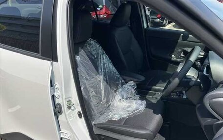 Toyota Yaris Cross, 2022 год, 1 450 000 рублей, 10 фотография