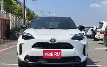 Toyota Yaris Cross, 2022 год, 1 450 000 рублей, 7 фотография