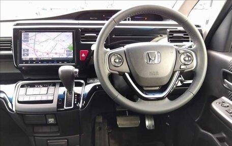 Honda Stepwgn IV, 2017 год, 1 690 000 рублей, 12 фотография