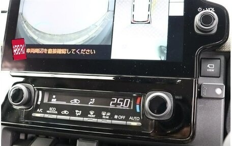 Toyota Sienta, 2022 год, 1 044 000 рублей, 8 фотография