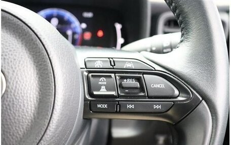 Toyota Sienta, 2022 год, 1 044 000 рублей, 31 фотография