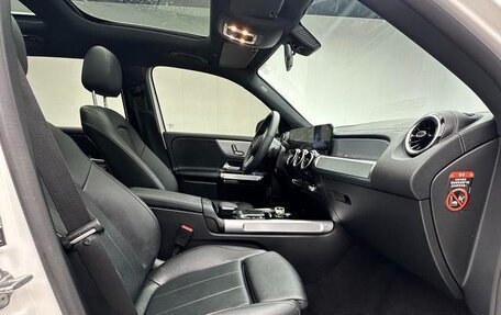 Mercedes-Benz GLB, 2022 год, 2 500 300 рублей, 10 фотография