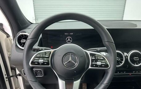 Mercedes-Benz GLB, 2022 год, 2 500 300 рублей, 8 фотография