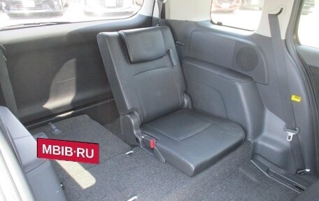 Toyota ISis I, 2016 год, 1 095 000 рублей, 13 фотография