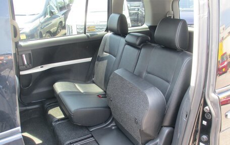 Toyota ISis I, 2016 год, 1 095 000 рублей, 39 фотография