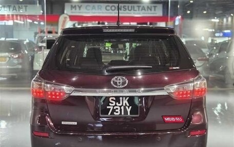 Toyota Wish II, 2016 год, 1 290 000 рублей, 5 фотография
