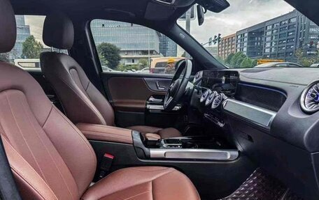 Mercedes-Benz GLB, 2022 год, 2 430 300 рублей, 4 фотография