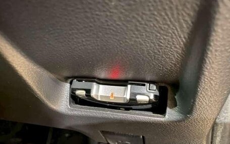 Toyota Wish II, 2017 год, 1 100 000 рублей, 30 фотография