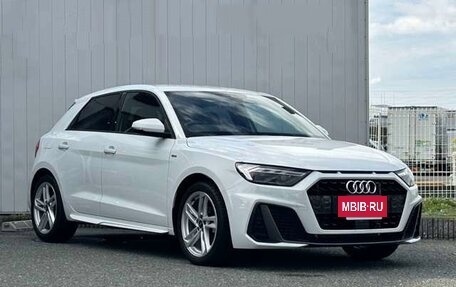 Audi A1, 2022 год, 1 611 000 рублей, 3 фотография
