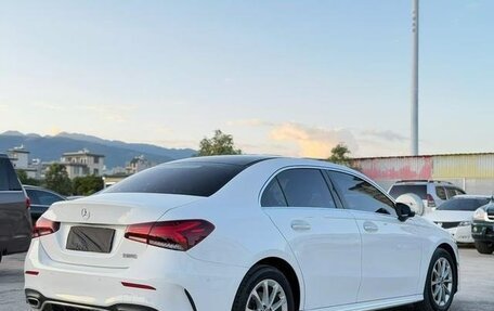 Mercedes-Benz A-Класс, 2023 год, 1 880 300 рублей, 4 фотография