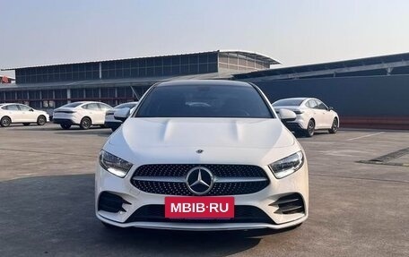 Mercedes-Benz A-Класс, 2022 год, 1 930 300 рублей, 2 фотография