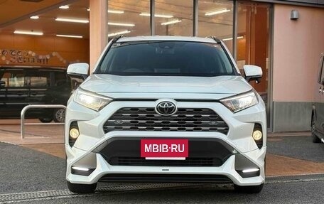 Toyota RAV4, 2022 год, 4 100 001 рублей, 3 фотография