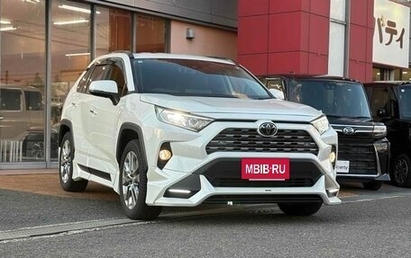 Toyota RAV4, 2022 год, 4 100 001 рублей, 4 фотография