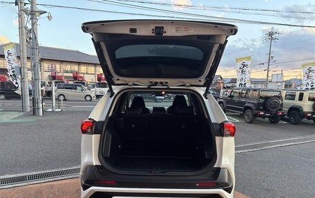 Toyota RAV4, 2022 год, 4 100 001 рублей, 9 фотография