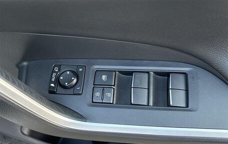 Toyota RAV4, 2022 год, 4 100 001 рублей, 11 фотография