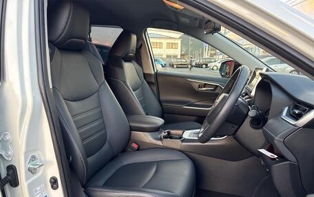 Toyota RAV4, 2022 год, 4 100 001 рублей, 19 фотография