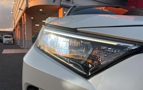 Toyota RAV4, 2022 год, 4 100 001 рублей, 14 фотография