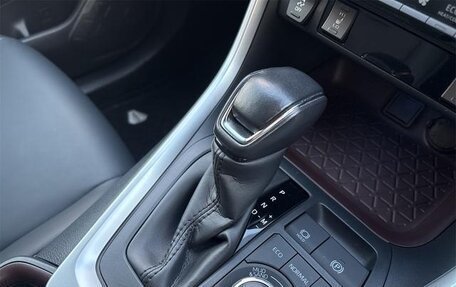 Toyota RAV4, 2022 год, 4 100 001 рублей, 31 фотография