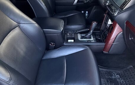 Toyota Land Cruiser Prado 150 рестайлинг 2, 2016 год, 4 500 000 рублей, 5 фотография