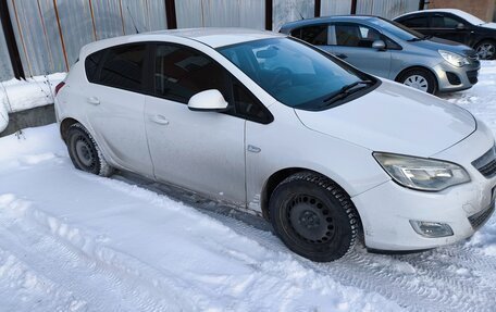 Opel Astra J, 2011 год, 620 000 рублей, 4 фотография