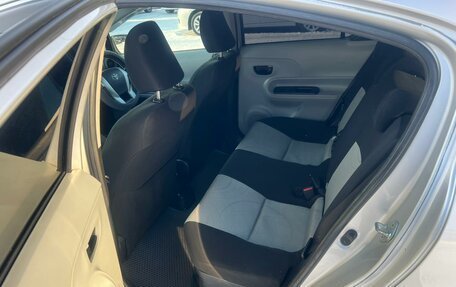 Toyota Aqua I, 2013 год, 849 999 рублей, 11 фотография