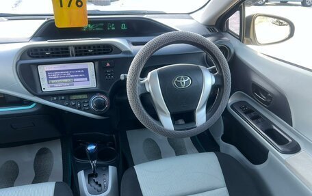 Toyota Aqua I, 2013 год, 849 999 рублей, 17 фотография