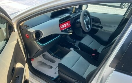 Toyota Aqua I, 2013 год, 849 999 рублей, 10 фотография