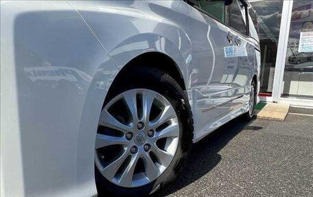 Toyota Voxy III, 2021 год, 2 090 000 рублей, 9 фотография