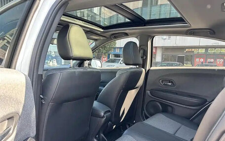 Honda Vezel, 2021 год, 1 230 000 рублей, 8 фотография