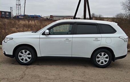 Mitsubishi Outlander III рестайлинг 3, 2012 год, 950 000 рублей, 2 фотография