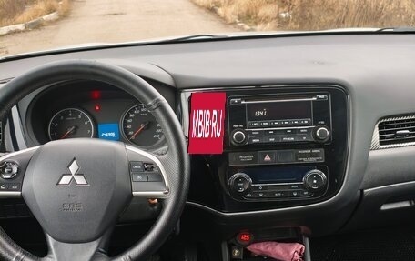 Mitsubishi Outlander III рестайлинг 3, 2012 год, 950 000 рублей, 13 фотография