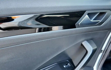 Volkswagen T-Roc I, 2022 год, 1 790 001 рублей, 11 фотография