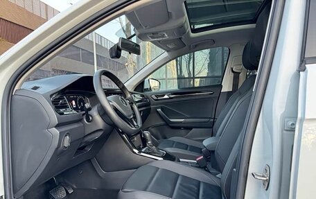 Volkswagen T-Roc I, 2022 год, 1 290 000 рублей, 6 фотография