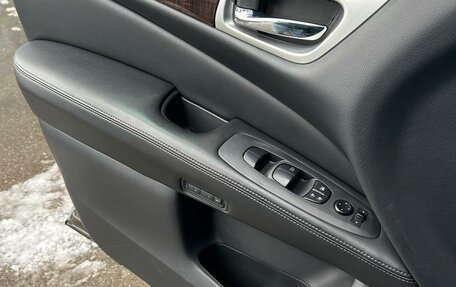 Nissan Pathfinder, 2016 год, 1 890 000 рублей, 26 фотография