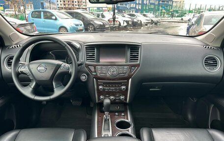 Nissan Pathfinder, 2016 год, 1 890 000 рублей, 29 фотография