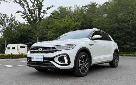 Volkswagen T-Roc I, 2022 год, 1 289 000 рублей, 2 фотография