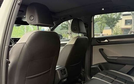 Volkswagen T-Roc I, 2022 год, 1 289 000 рублей, 8 фотография