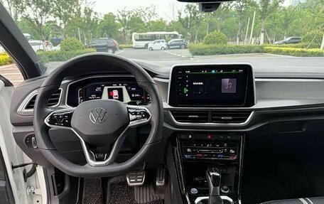 Volkswagen T-Roc I, 2022 год, 1 289 000 рублей, 7 фотография